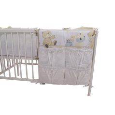   Mama Kiddies Sofie Dreams Aufbewahrungstasche in einer hellen Farbe mit Bärenmuster