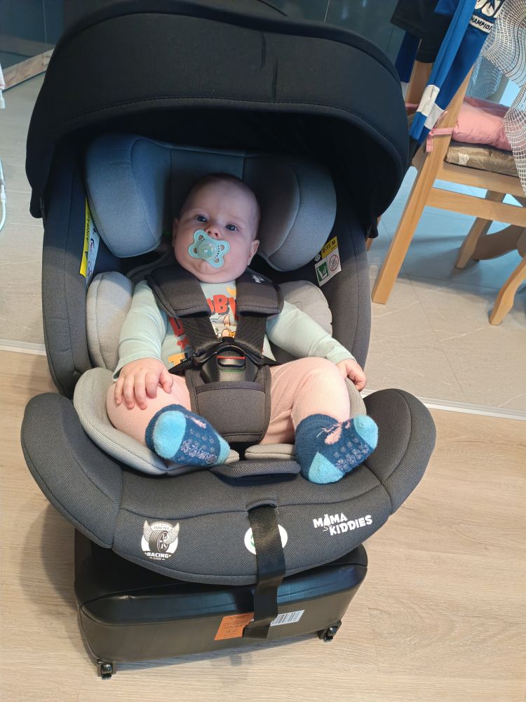 Mama Kiddies® Autokindersitz Kundenfoto